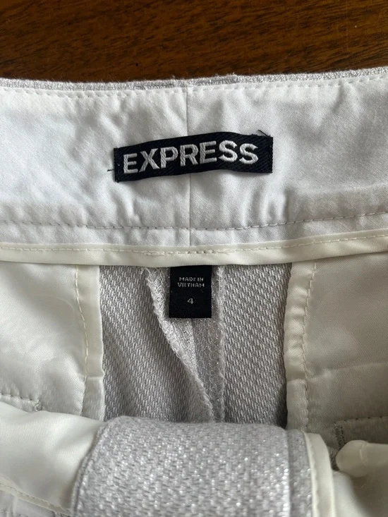 Women's Express size 4 Textured Roll-Cuff Shorts in Subtle Metallic Light Gray - Picture 2 of 4